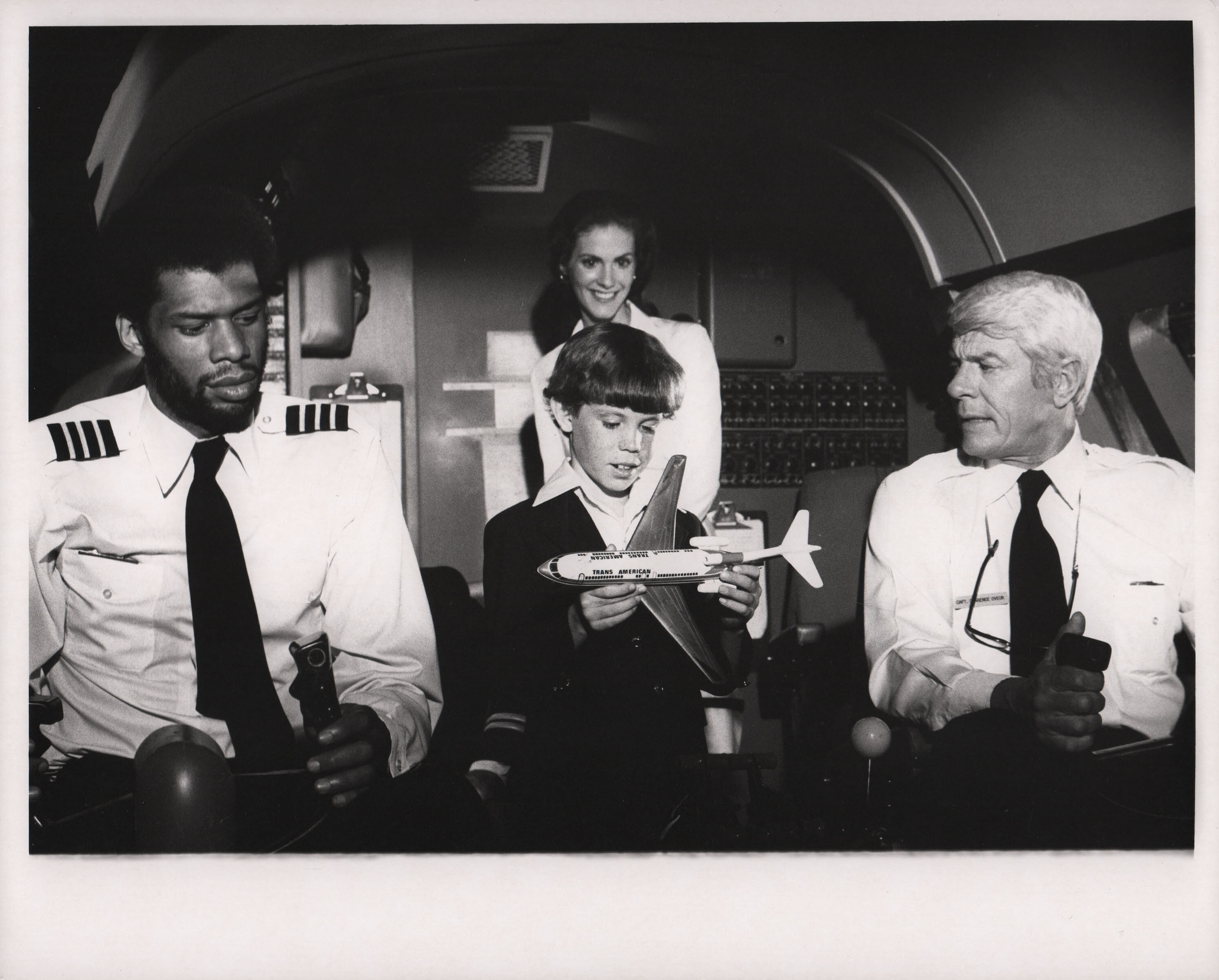 Аэроплан! (Airplane!, 1980), режиссёр Джим Абрахамс, американский постер к фильму, 1980 год (2)