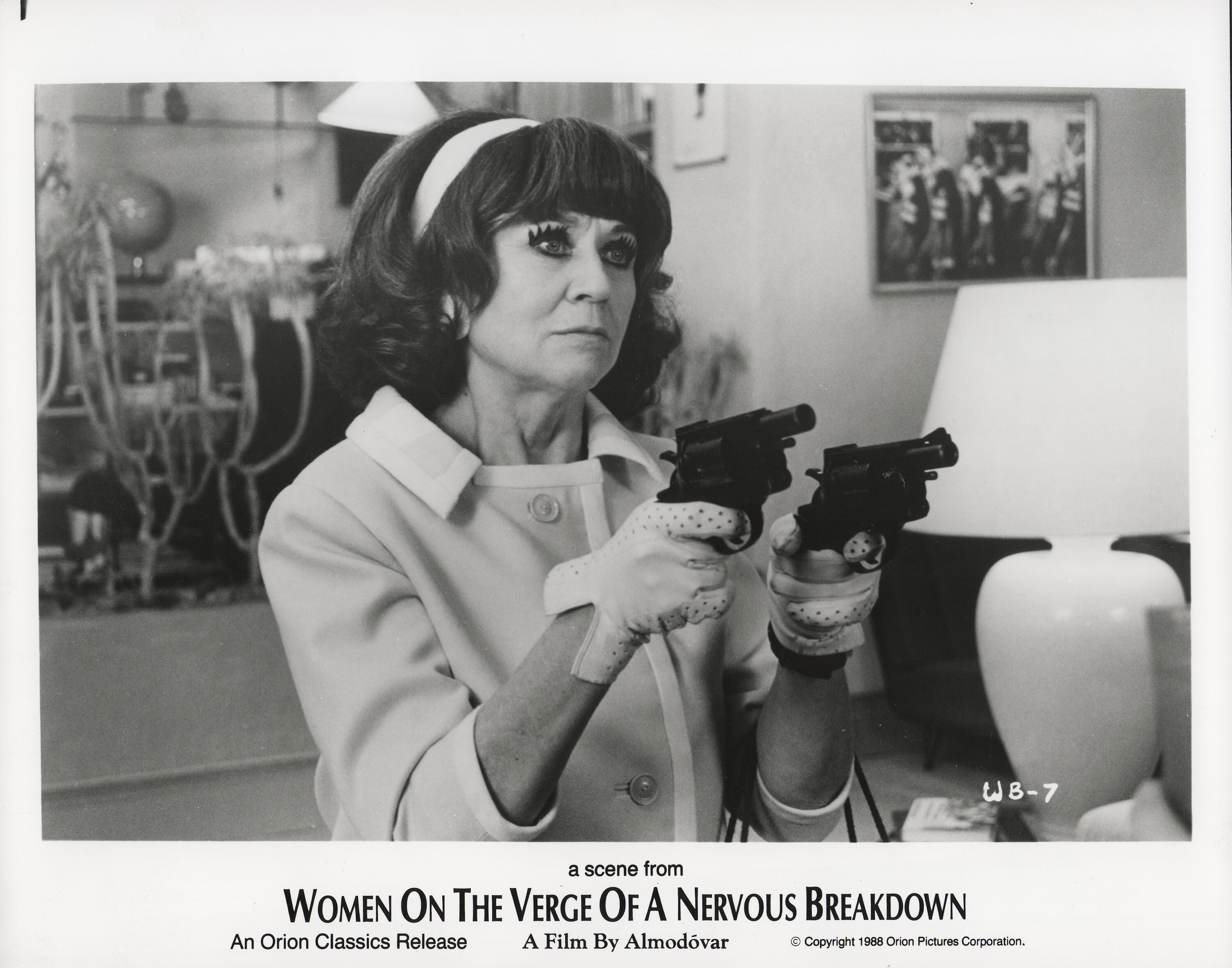 Женщины на грани нервного срыва (Women on the Verge of a Nervous Breakdown, 1988), режиссёр Педро Альмодовар, американский постер к фильму, 1988 год (1)