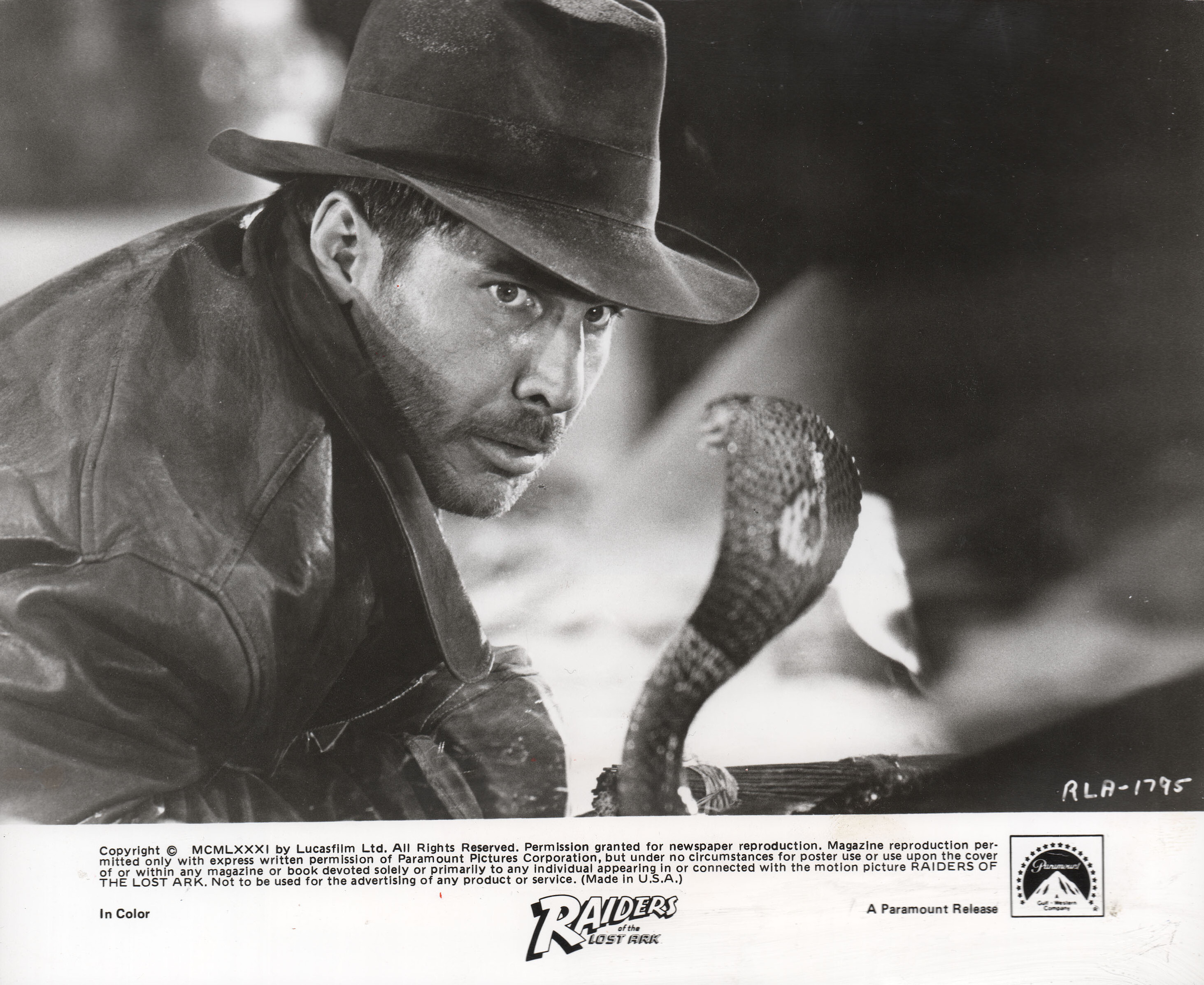 Индиана Джонс: В поисках утраченного ковчега (Raiders of the Lost Ark, 1981), режиссёр Стивен Спилберг, американский постер к фильму, 1981 год (4)