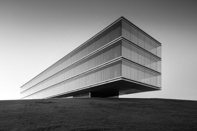 1 место в номинации «Фотограф года» среди профессионалов, 2021. Еттинген-Шеппах, офисное здание от HENN Architects. Автор Ханс Георг Эш