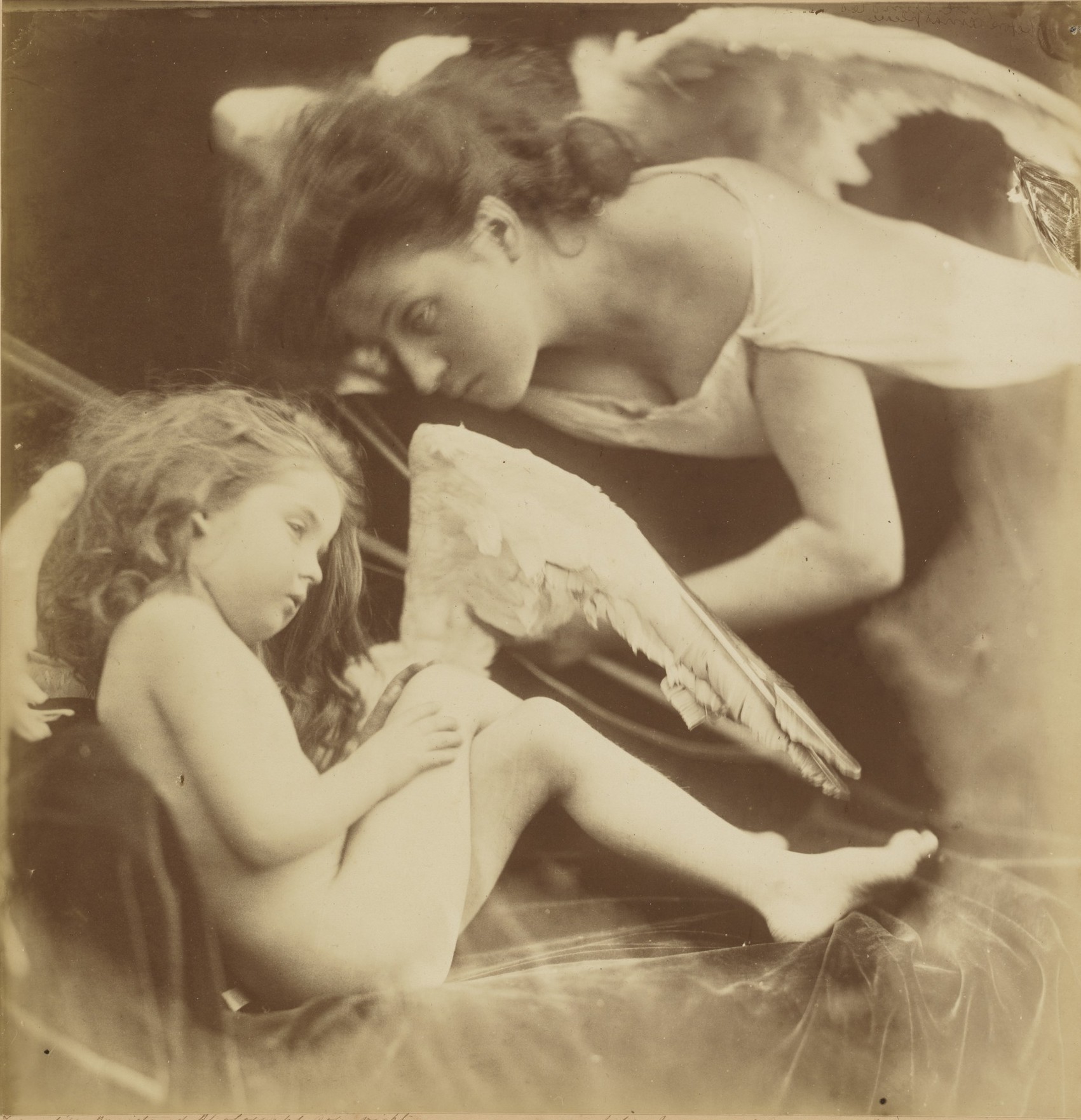 «Венера журит Купидона и снимает крылья», 1872. Автор Джулия Маргарет Камерон