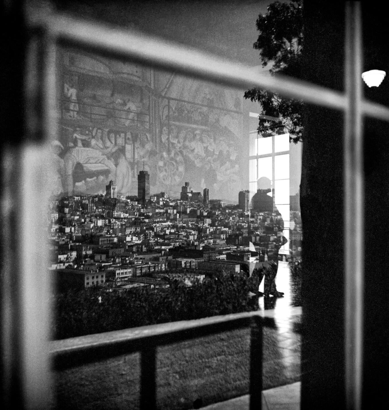 Отражение, улицы Сан-Франциско, 1940–1950-е годы, фотограф Фред Лайон (12)