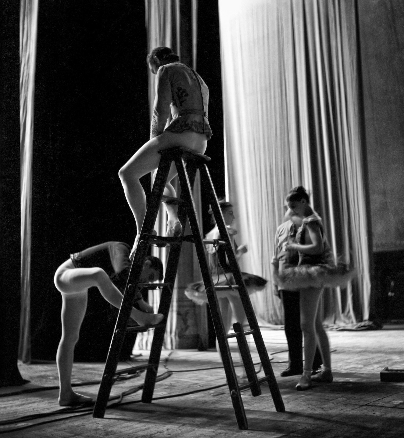 За кулисами, Сан-Франциско,  1940–1950-е годы, фотограф Фред Лайон