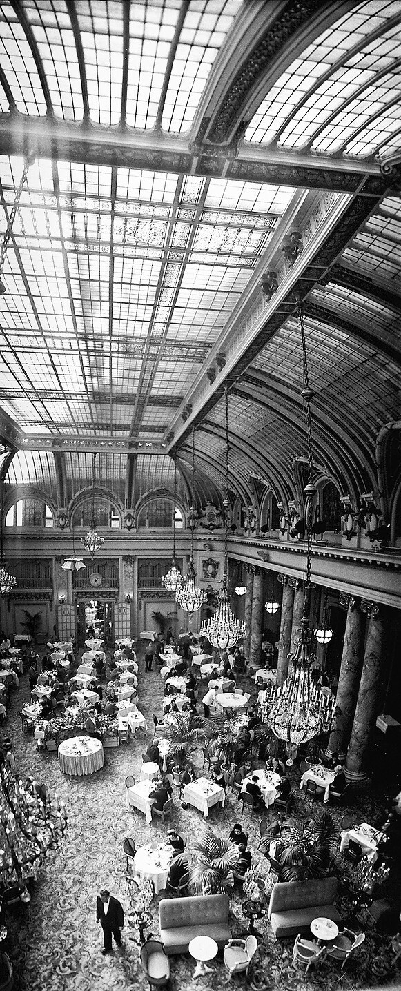 Палм-Корт, отель Palace, Сан-Франциско, Калифорния, 1940–1950-е годы, фотограф Фред Лайон
