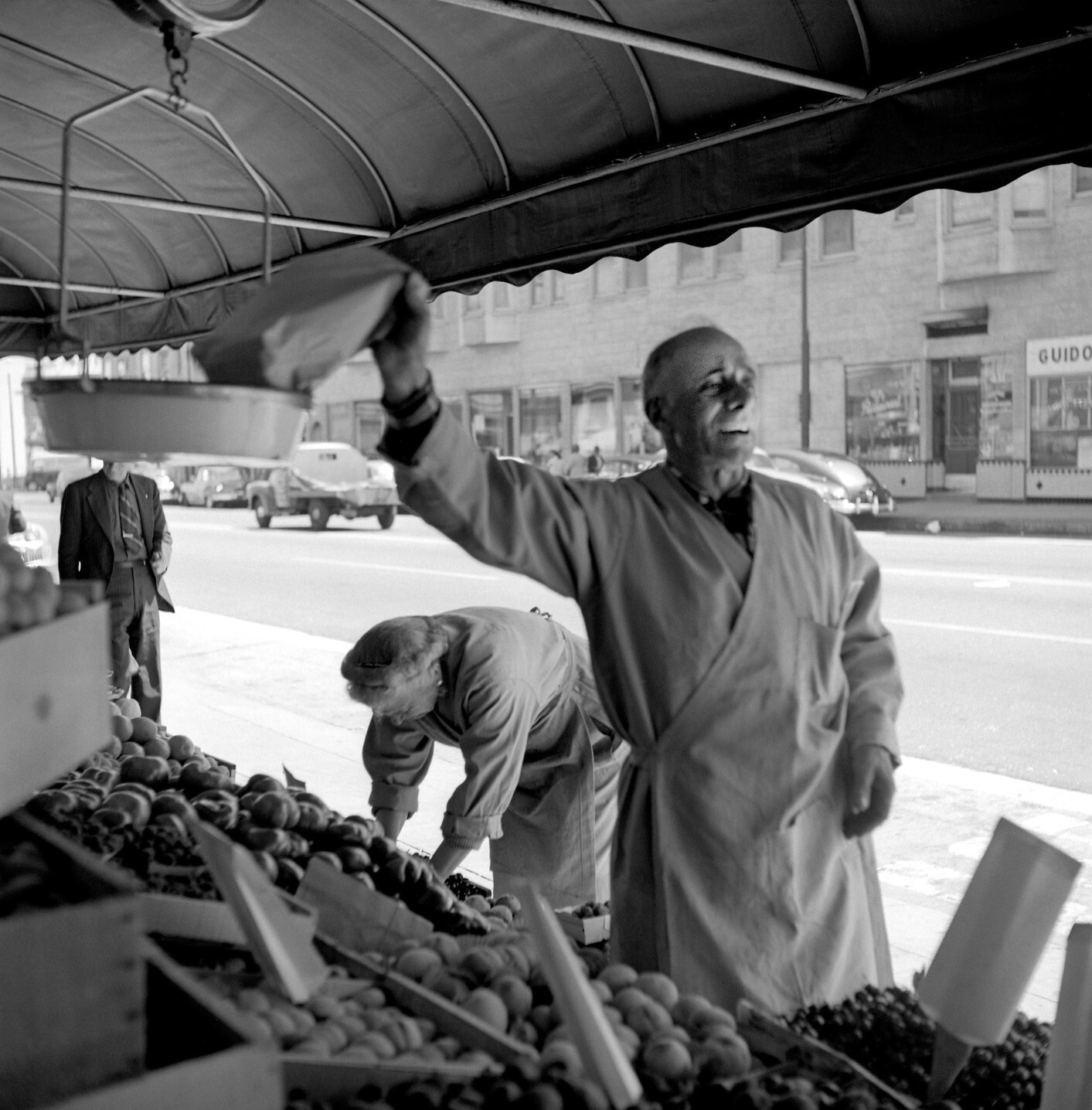 Продуктовый рынок, Сан-Франциско, 1940–1950-е годы, фотограф Фред Лайон
