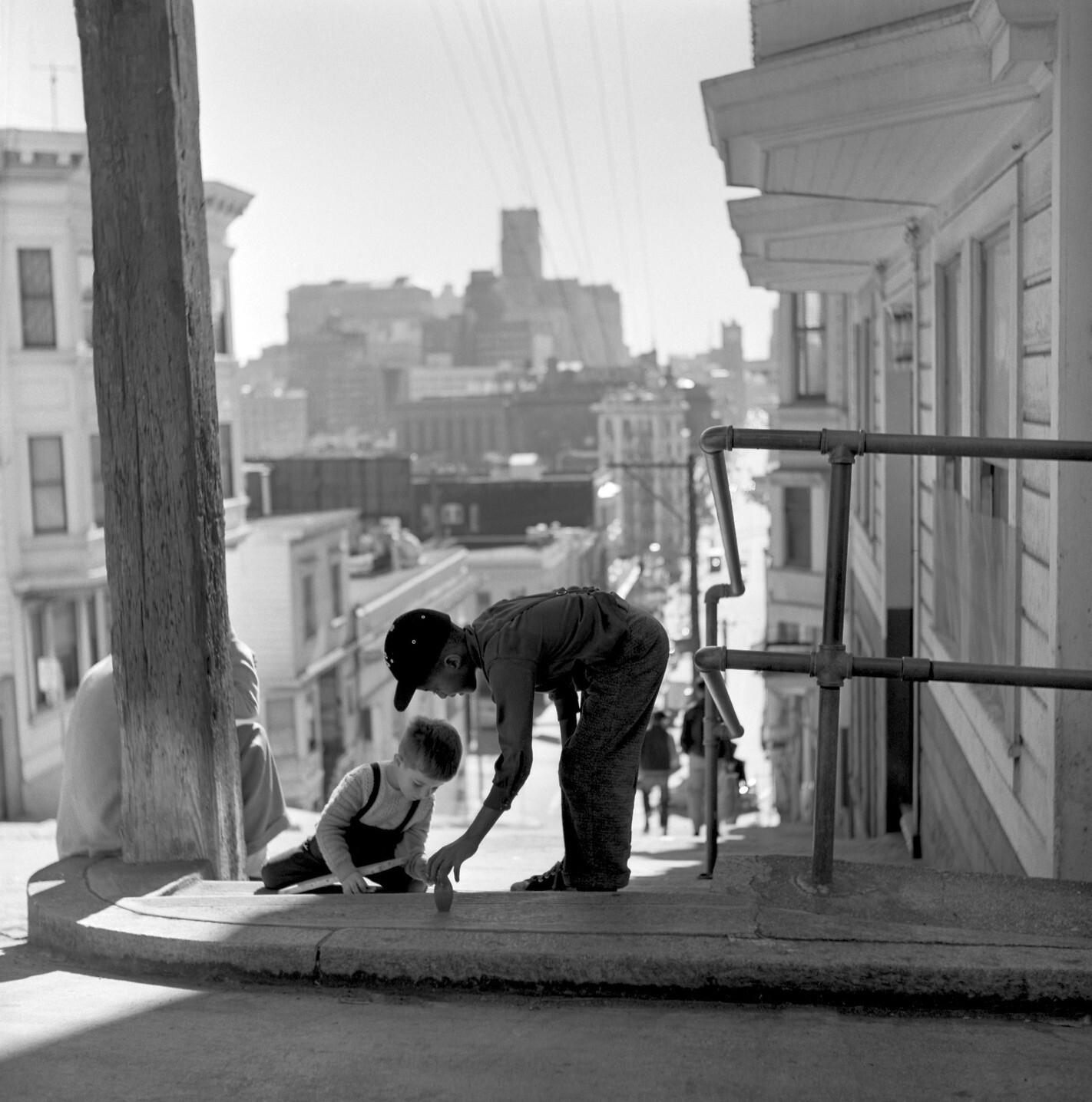 Дети на улице, Сан-Франциско, 1940–1950-е годы, фотограф Фред Лайон (9)