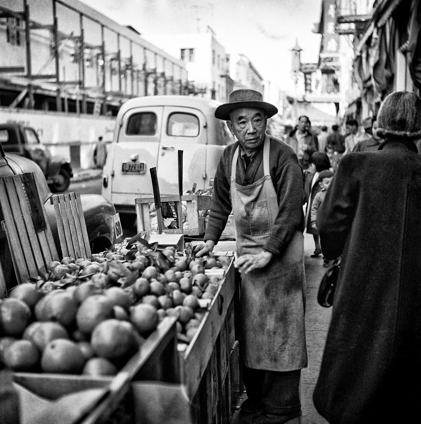 Уличный торговец, Сан-Франциско, 1940–1950-е годы, фотограф Фред Лайон (11)