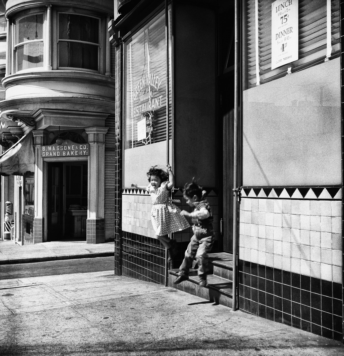 Дети на улице в Сан-Франциско, 1940–1950-е годы, фотограф Фред Лайон (17)