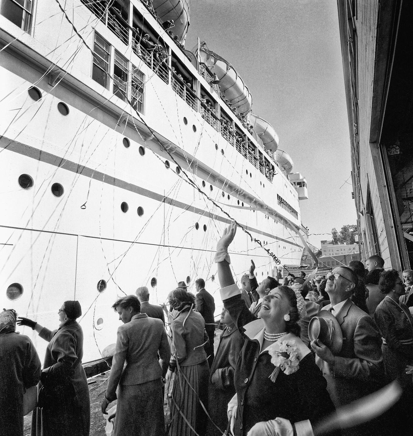 Сан-Франциско, круизный лайнер, день отплытия, 1950 год, 1940–1950-е годы, фотограф Фред Лайон