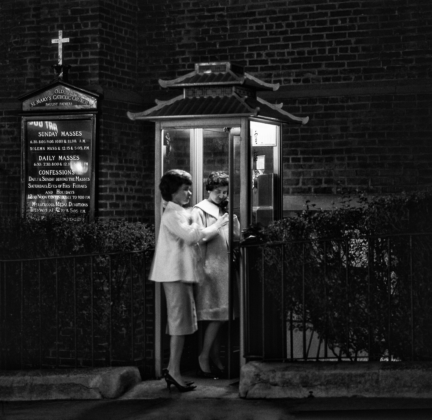 Телефонная будка, Сан-Франциско, 1940–1950-е годы, фотограф Фред Лайон (6)