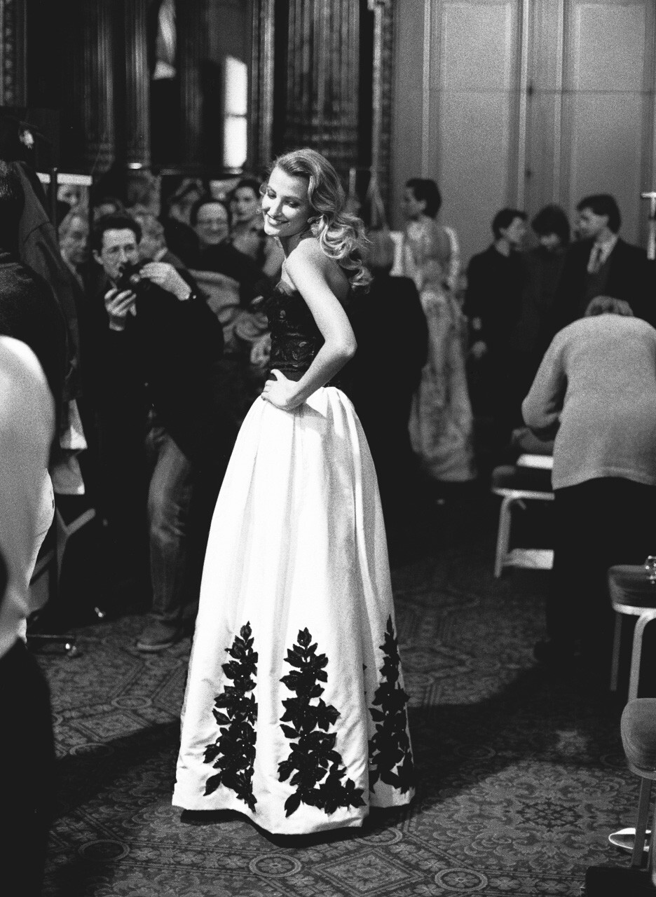 Тереза ​​Максова в Yves Saint Laurent, серия «Высокая мода», фотограф Бруно Бизанг