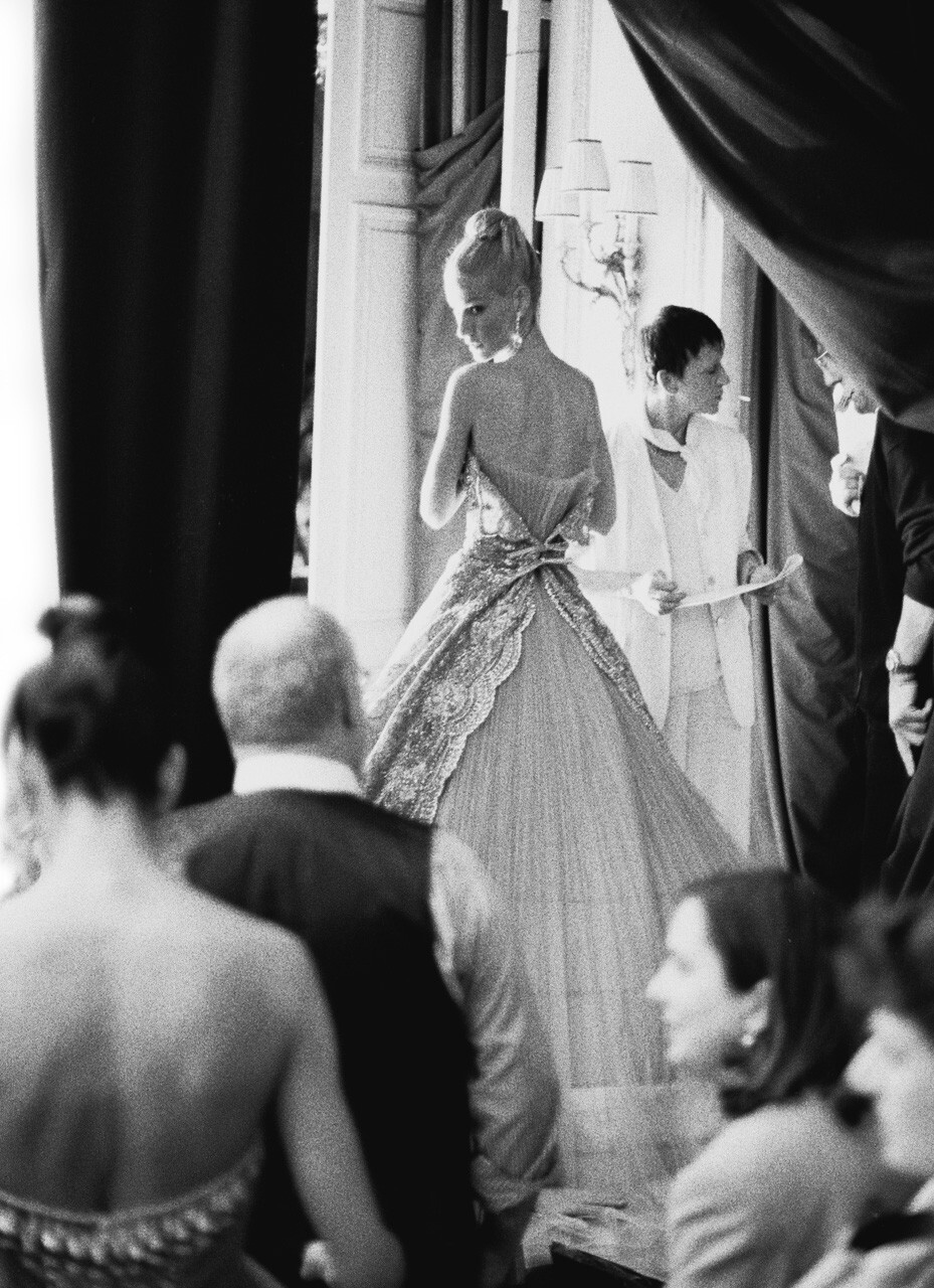 Карен Мюлдер с Джанфранко Ферре в Dior, серия «Высокая мода», фотограф Бруно Бизанг