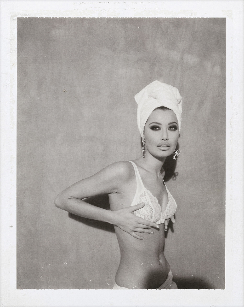Sky N. для Amica, Милан, 1992 год, серия «Polaworld», полароид, фотограф Бруно Бизанг