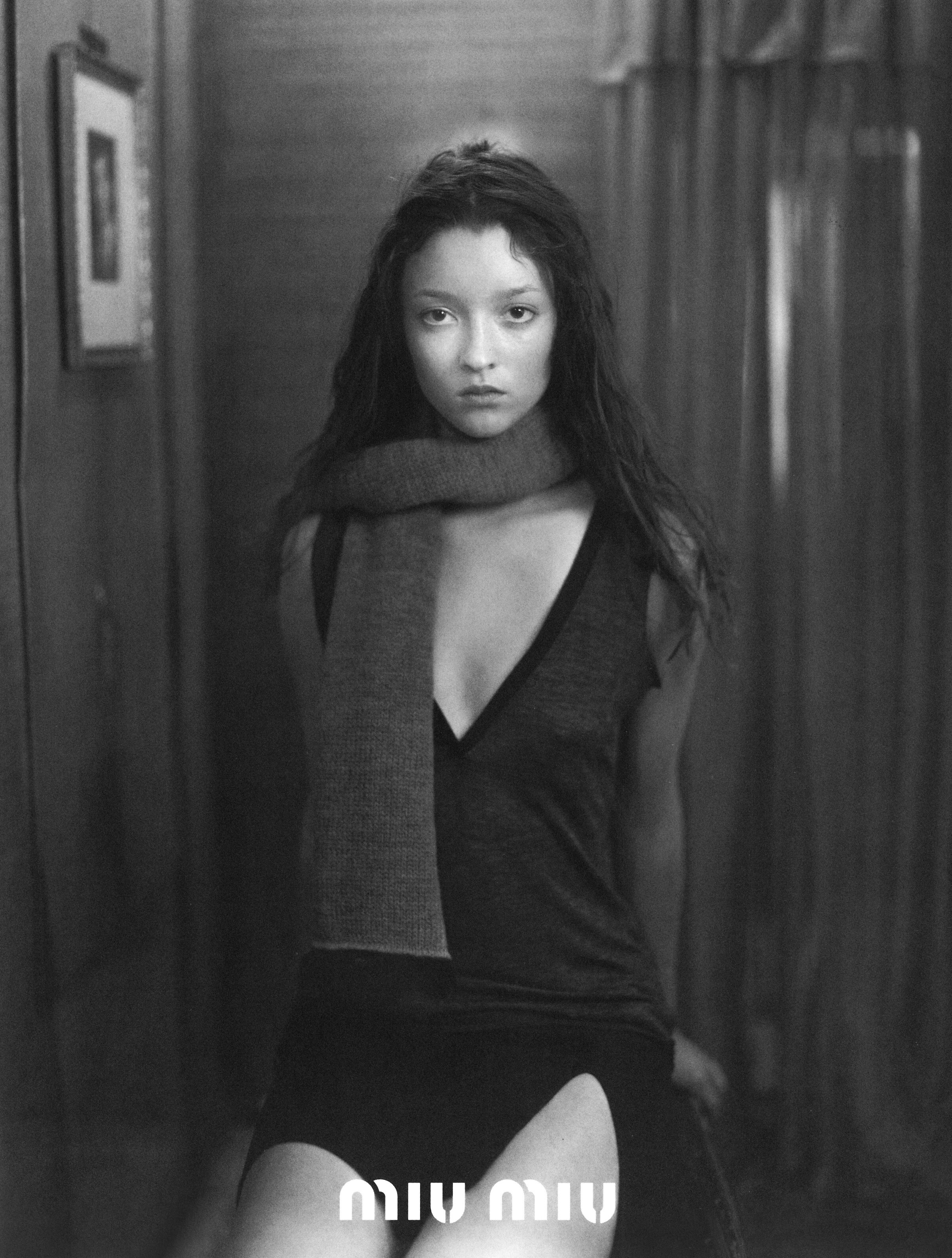 Кампейн Miu Miu 1997,  Vogue Italia, Одри Марней, фотограф Глен Лачфорд — Модная фотография 90-х: от гламура к реализму / Камералабс