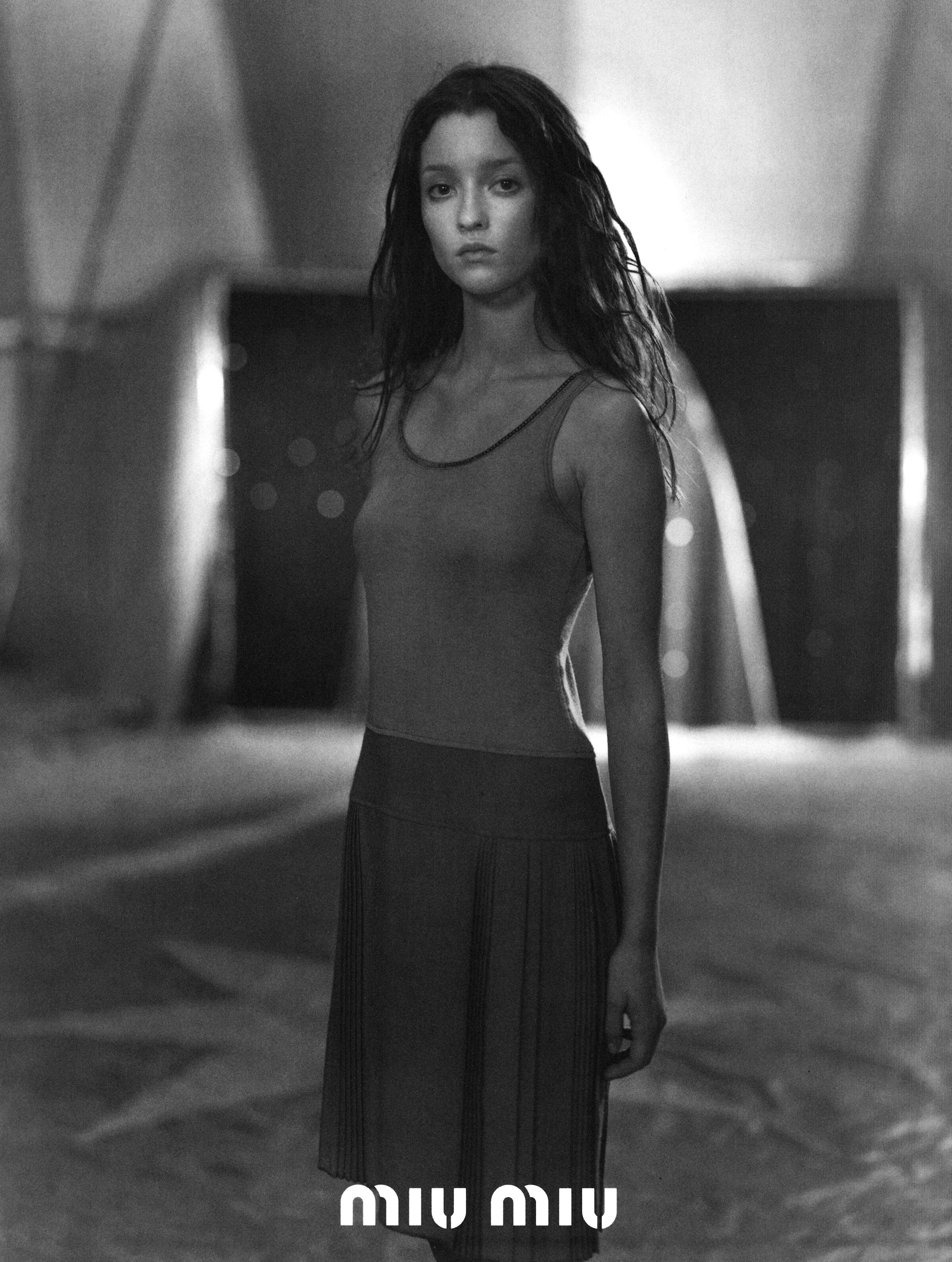 Кампейн Miu Miu 1997,  Vogue Italia, Одри Марней, фотограф Глен Лачфорд (3) — Модная фотография 90-х: от гламура к реализму / Камералабс