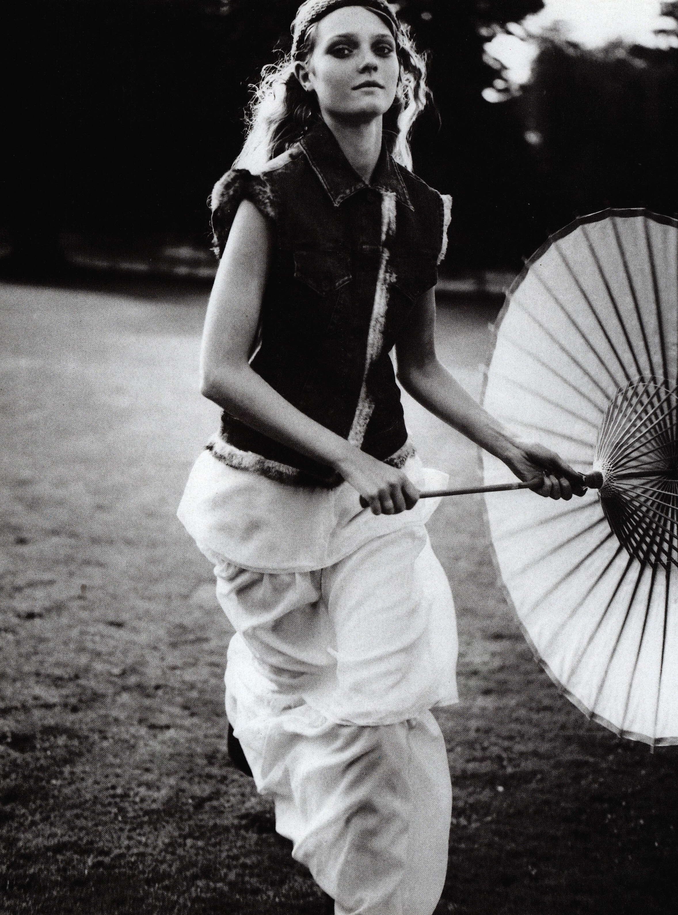 Эдиториал Una Giornata, Vogue Italia, Анджела Линдвалл, Бриджит Холл, Сара Дайкин, 1998 год — Модная фотография 90-х: от гламура к реализму / Камералабс