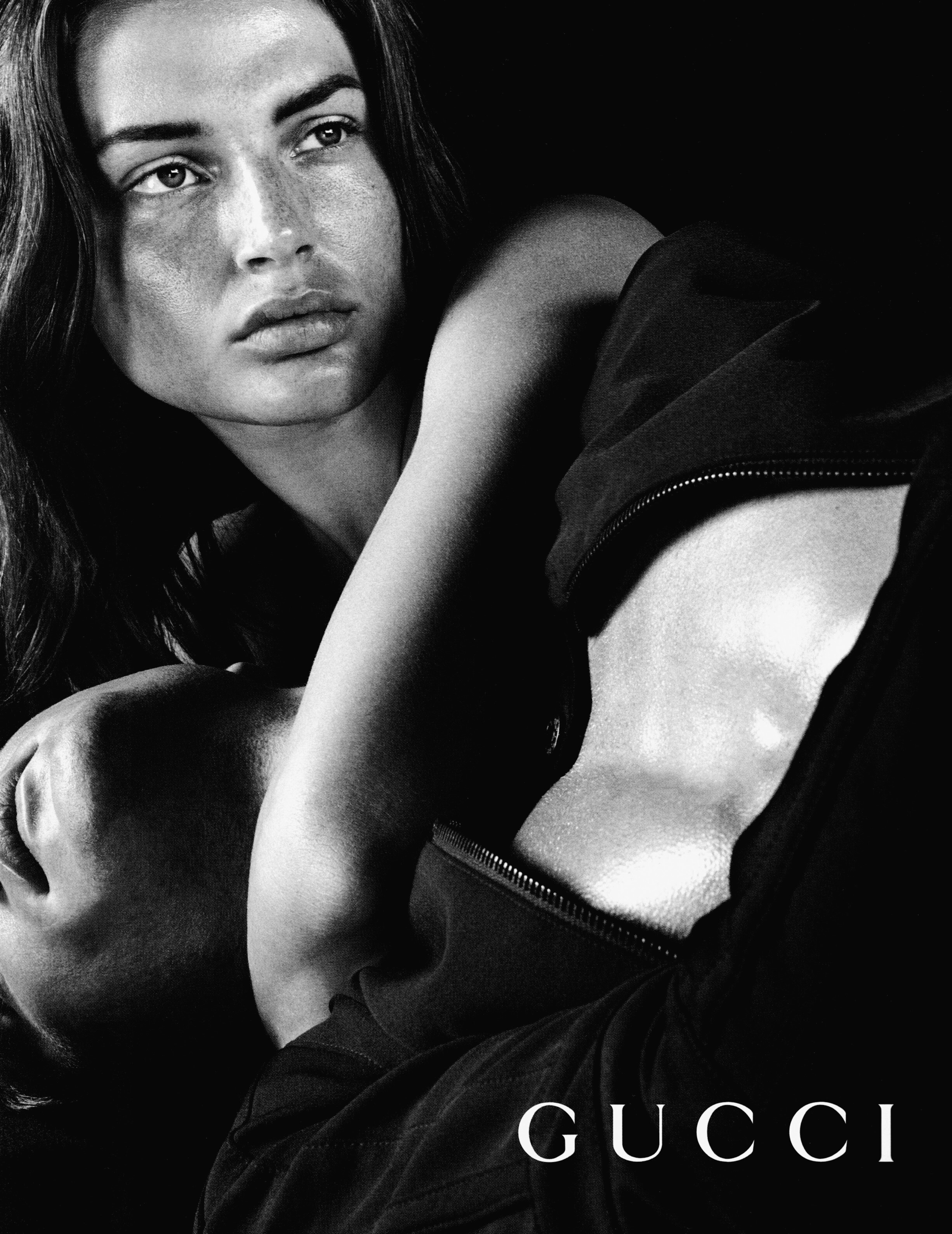 Кампейн Gucci 1998, Vogue Italia, Бриджит Холл, фотограф Марио Тестино — Модная фотография 90-х: от гламура к реализму / Камералабс