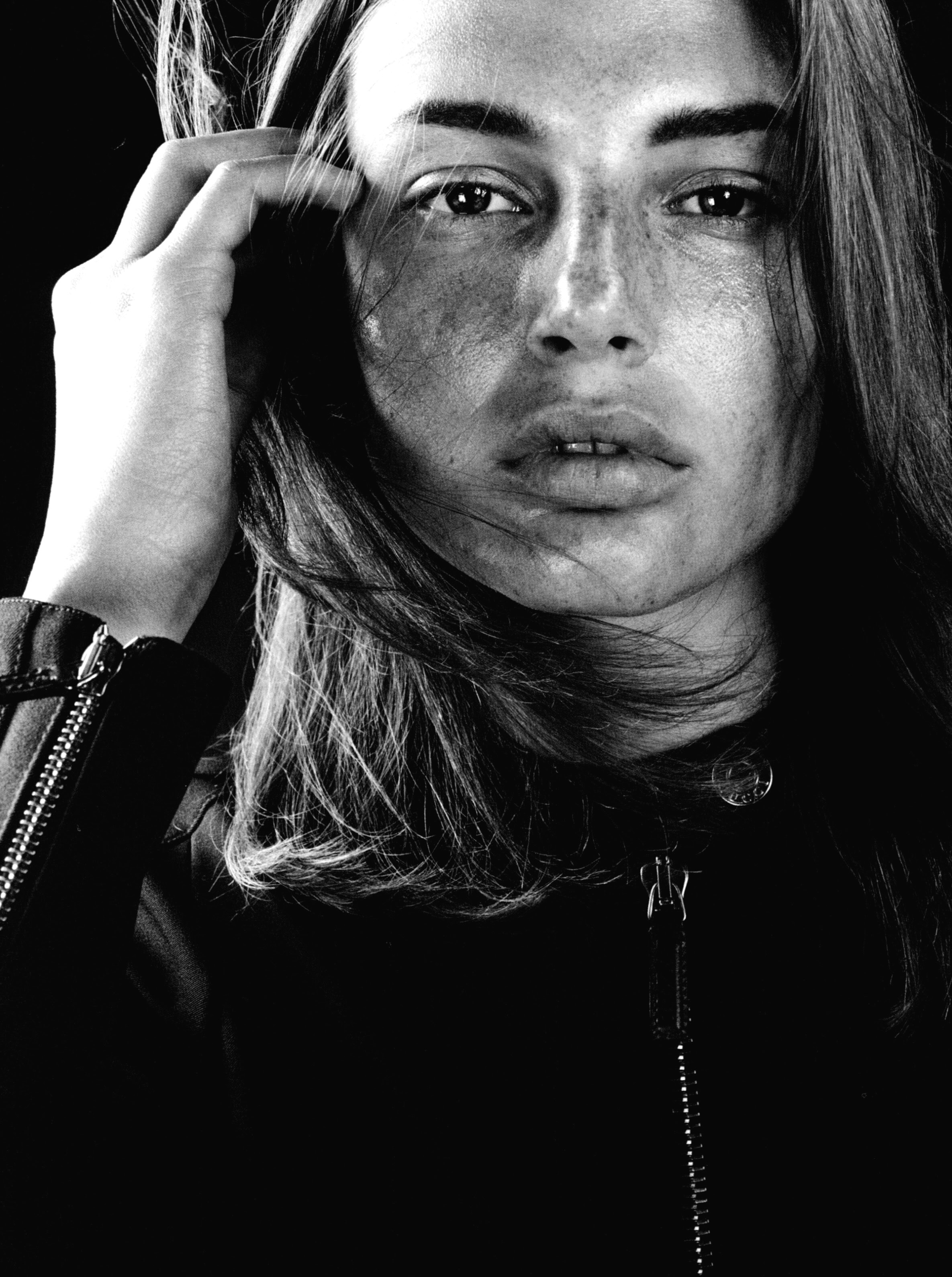 Кампейн Gucci 1998, Vogue Italia, Бриджит Холл, фотограф Марио Тестино (2) — Модная фотография 90-х: от гламура к реализму / Камералабс