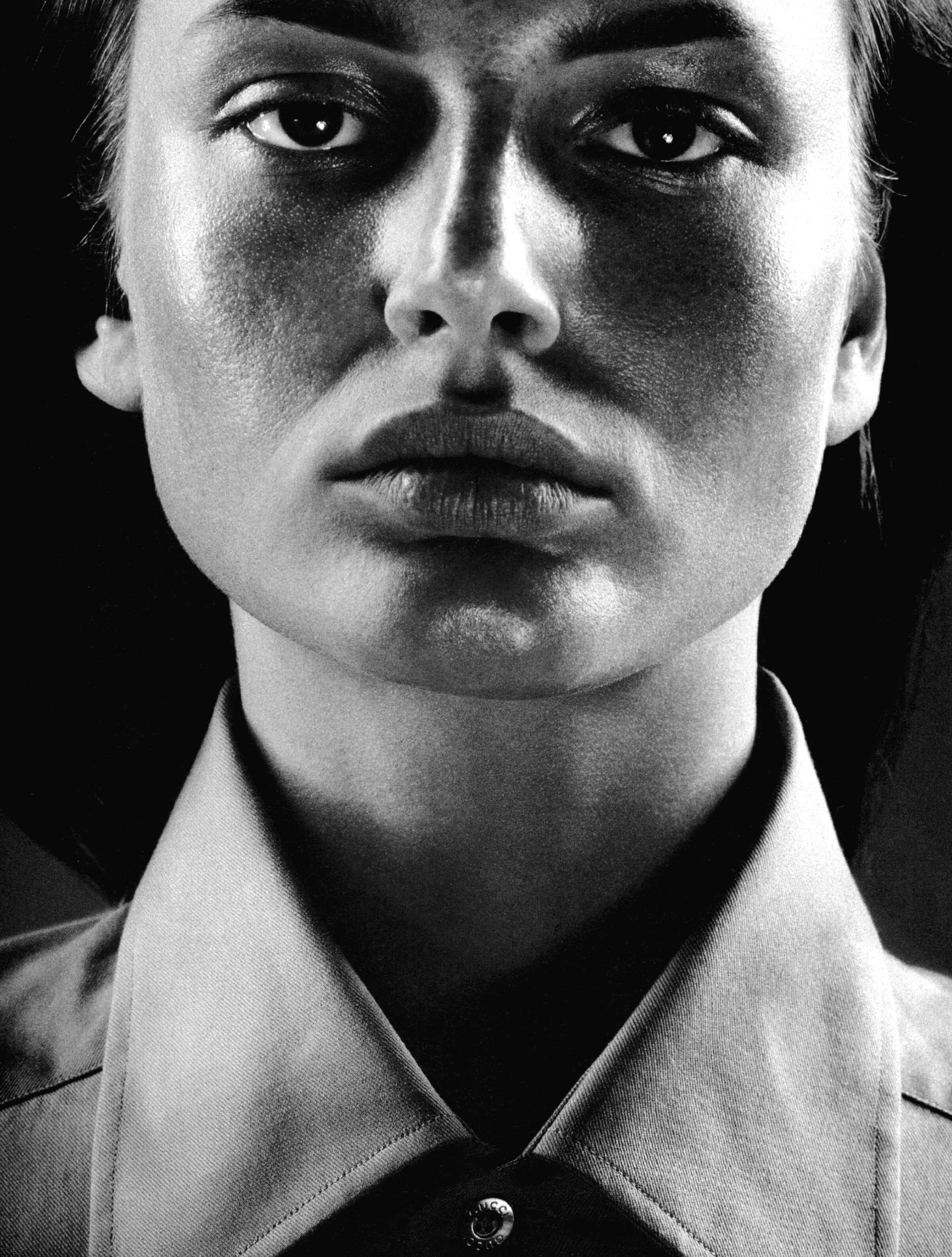 Кампейн Gucci 1998, Vogue Italia, Бриджит Холл, фотограф Марио Тестино (6) — Модная фотография 90-х: от гламура к реализму / Камералабс