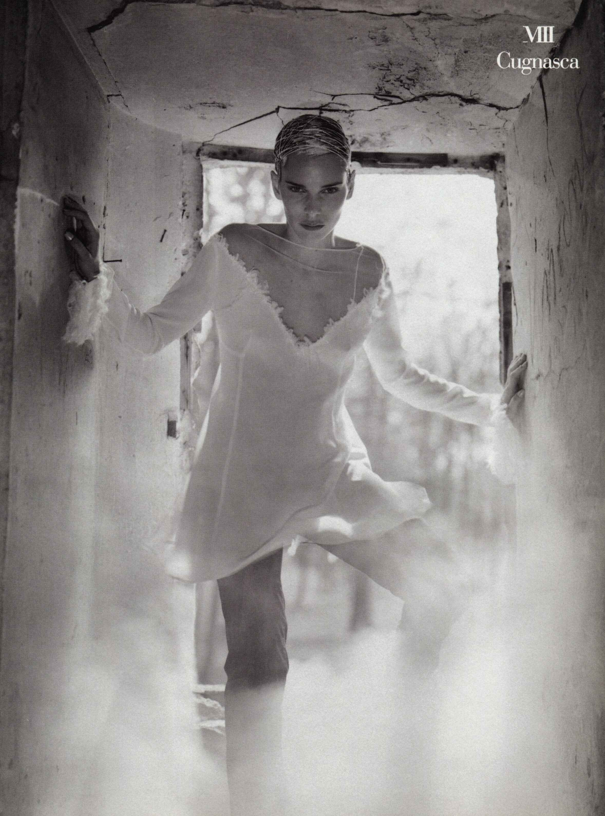 Кампейн Gianfranco Ferre 1998, Vogue Italia, Ева Витковска, фотограф Мишель Конт (4) — Модная фотография 90-х: от гламура к реализму / Камералабс