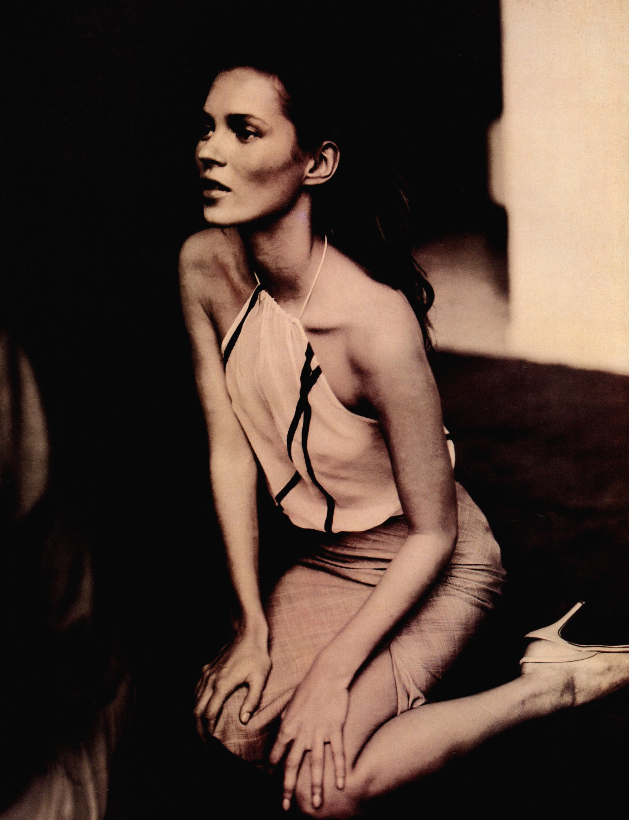 Кампейн Cerruti 1997, Vogue UK, Кейт Мосс, фотограф Паоло Роверси — Модная фотография 90-х: от гламура к реализму / Камералабс