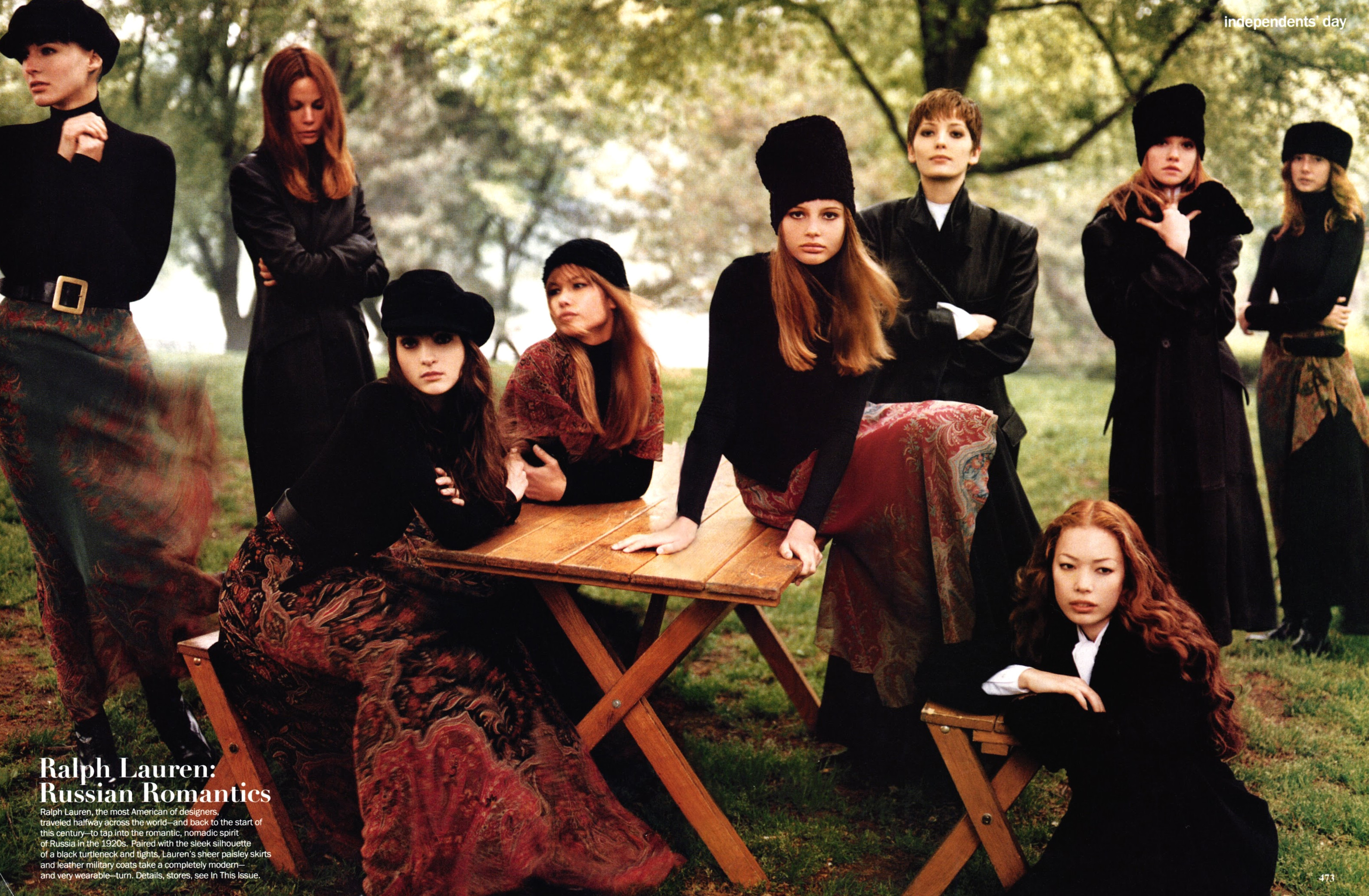Эдиториал Vogue, Эмбер Валлетта, Бриджит Холл, Кристи Тарлингтон, 1993 год (3) — Модная фотография 90-х: от гламура к реализму / Камералабс