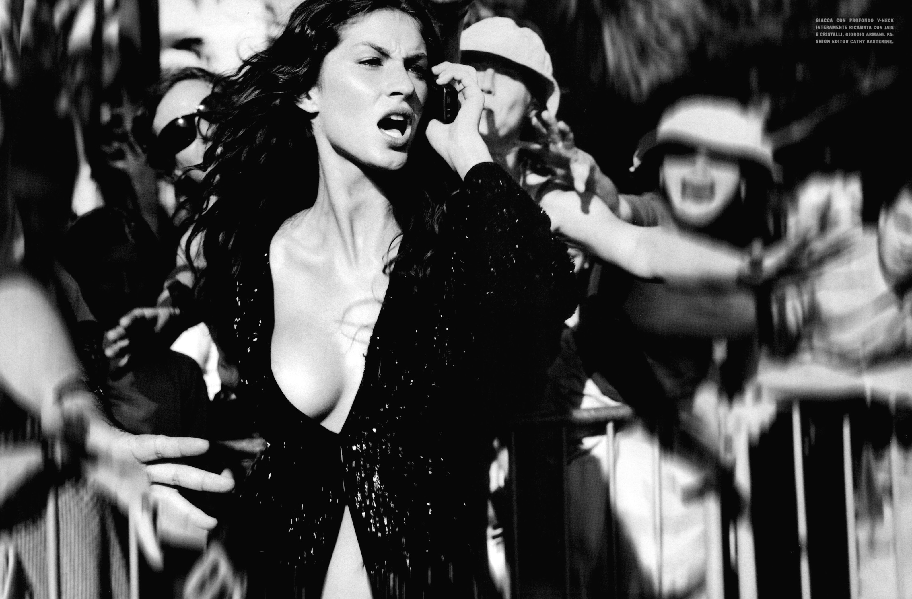 Эдиториал Provocative, Vogue Italia, Жизель Бюндхен, фотограф Мишель Конт, 1999 год (2) — Модная фотография 90-х: от гламура к реализму / Камералабс
