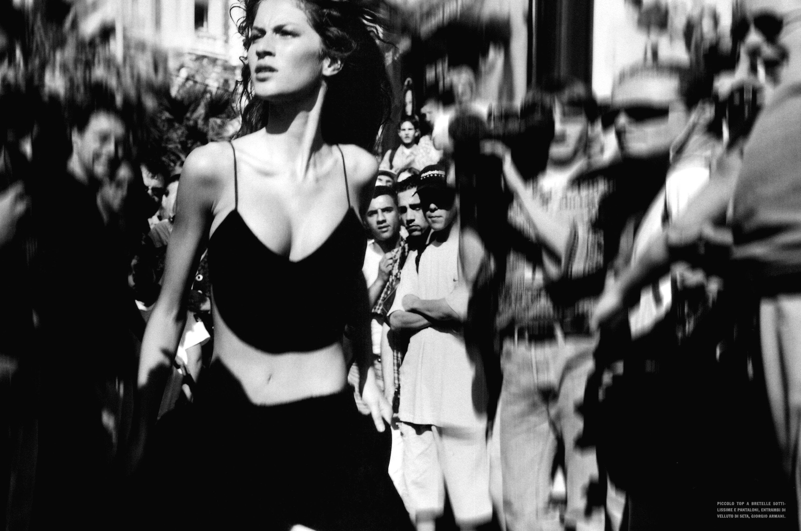 Эдиториал Provocative, Vogue Italia, Жизель Бюндхен, фотограф Мишель Конт, 1999 год (4) — Модная фотография 90-х: от гламура к реализму / Камералабс