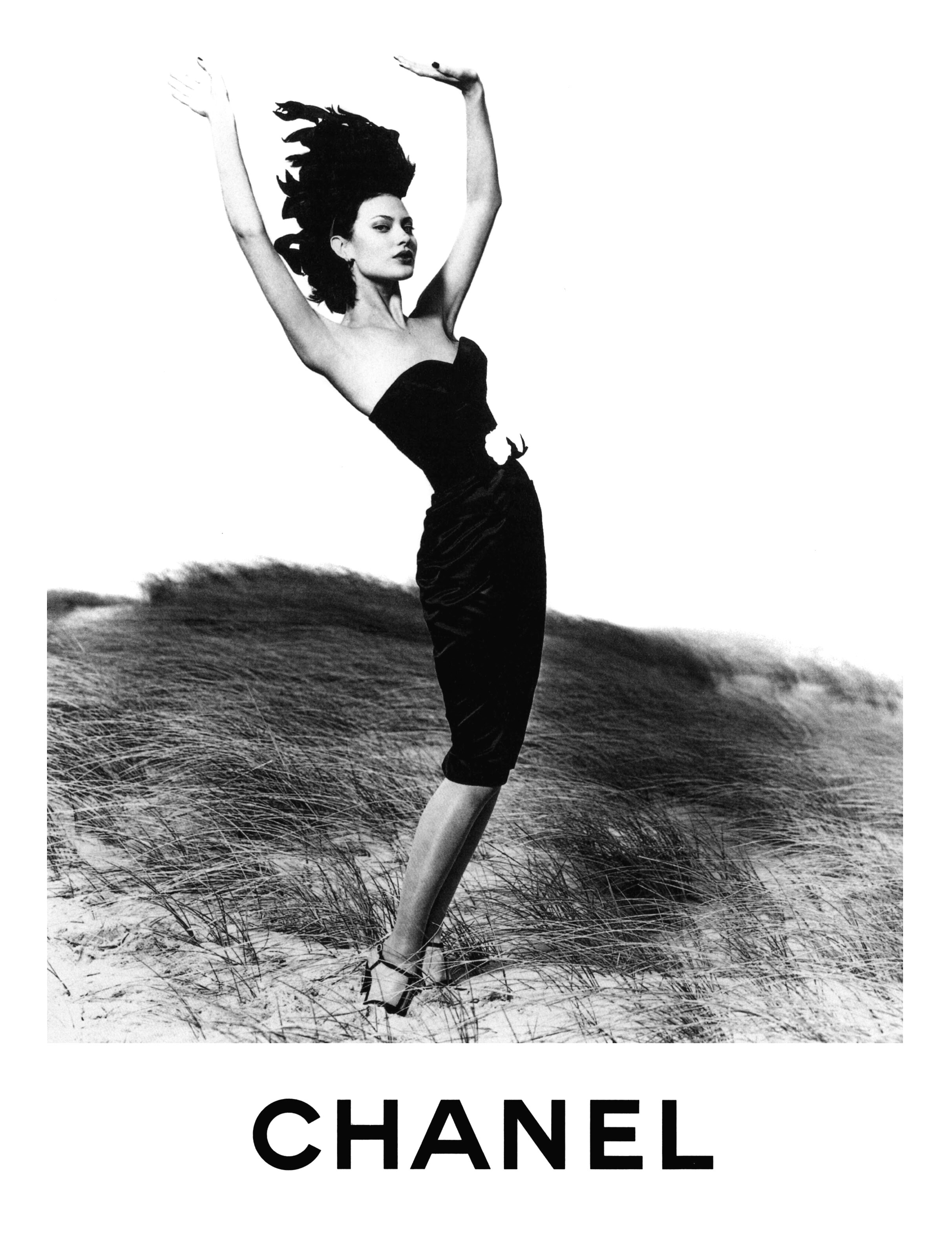 Кампейн Chanel 1995, Шалом Харлоу, фотограф Карл Лагерфельд (3) — Модная фотография 90-х: от гламура к реализму / Камералабс