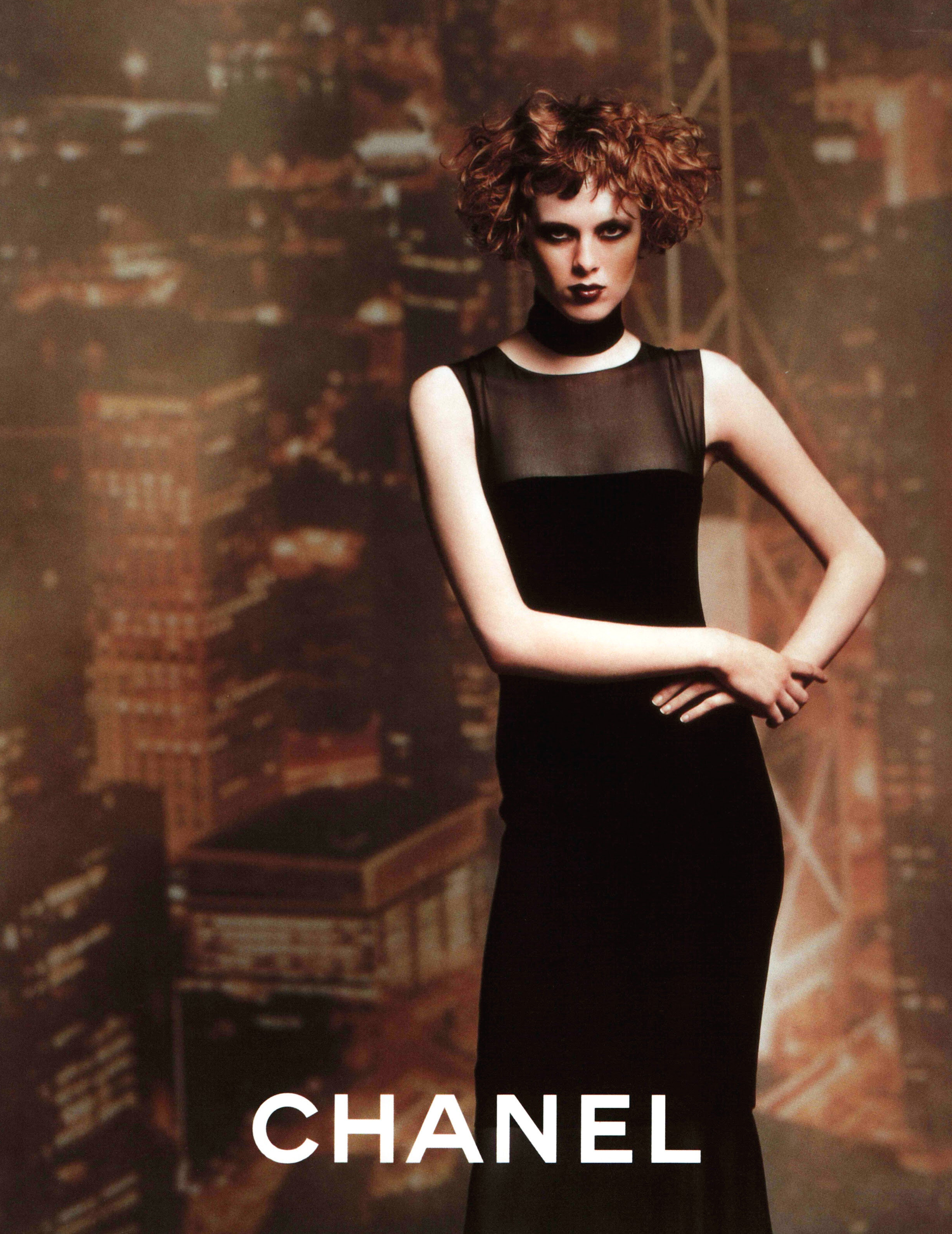 Кампейн Chanel 1997, Vogue Italia, Карен Элсон, фотограф Карл Лагерфельд (3) — Модная фотография 90-х: от гламура к реализму / Камералабс
