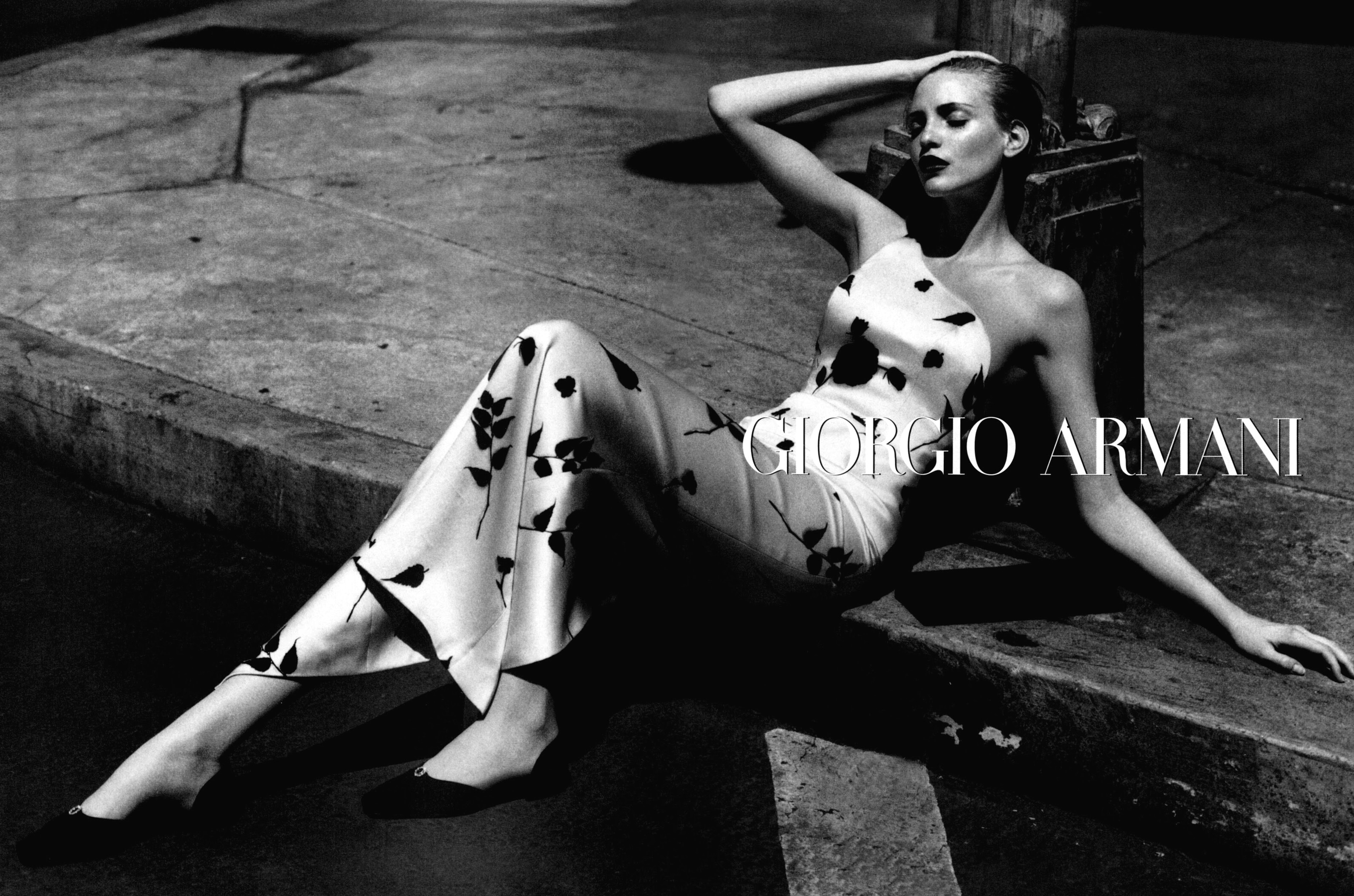 Кампейн Giorgio Armani 1996, Vogue Italia, Надя Ауэрманн, фотограф Питер Линдберг — Модная фотография 90-х: от гламура к реализму / Камералабс