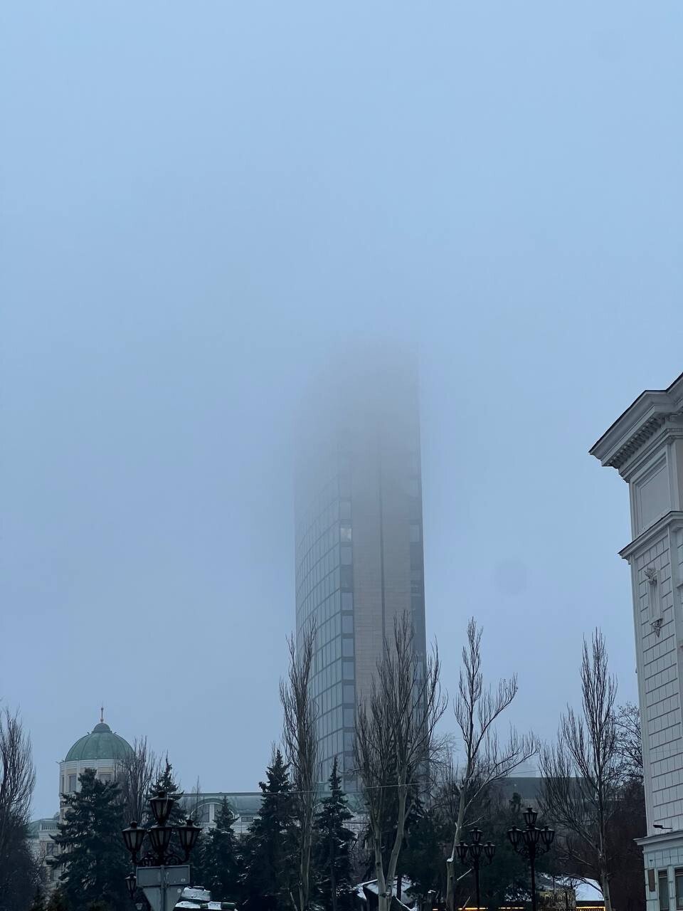 Донецк.
Спят курганы тёмные - солнцем опалённые. (8)