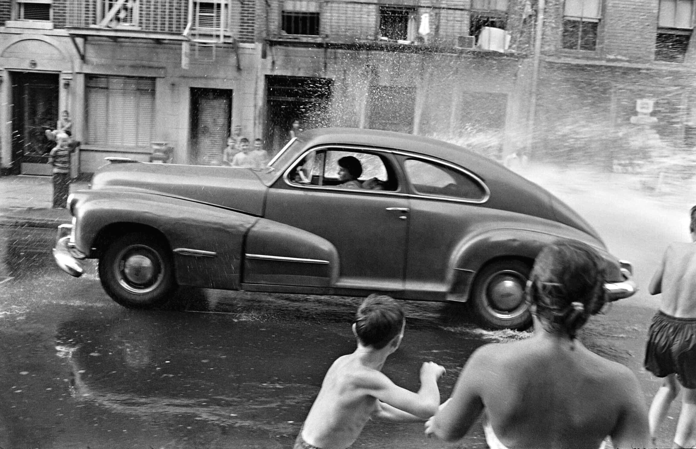 Во время сильной жары, Нью-Йорк, США, 1953 год, фотограф Питер Стэкпоул (Peter Stackpole)
