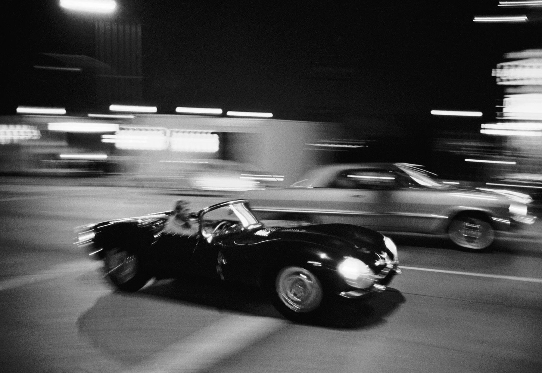 Jaguar XK-SS на бульваре Сансет, Голливуд, Калифорния, США, 1963 год, фотограф Джон Доминис