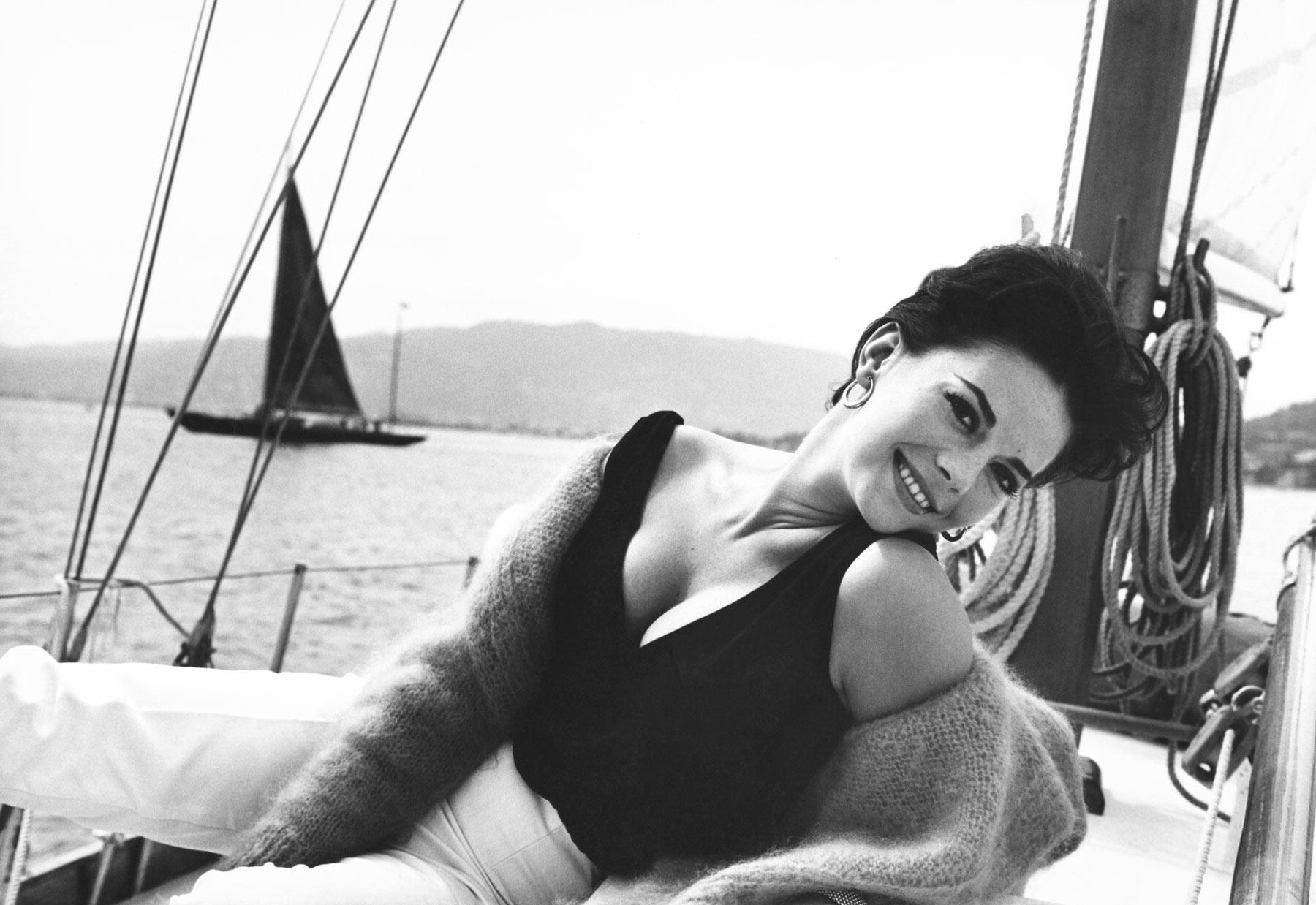 Актриса Натали Вуд на палубе парусника, Канны, Франция, 1962 год, фотограф Пол Шутцер