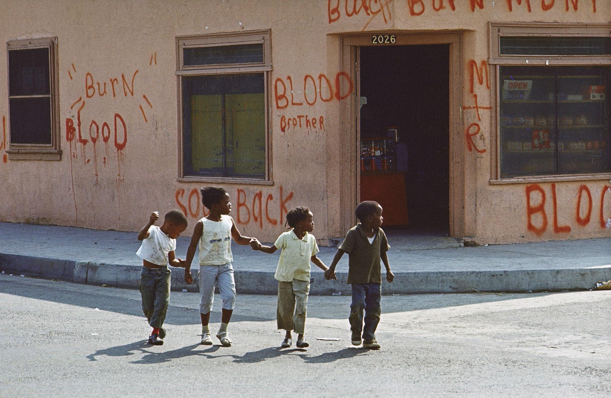 Дети в Лос-Анджелесе, Калифорния, США, 1966 год, фотограф Билл Рэй