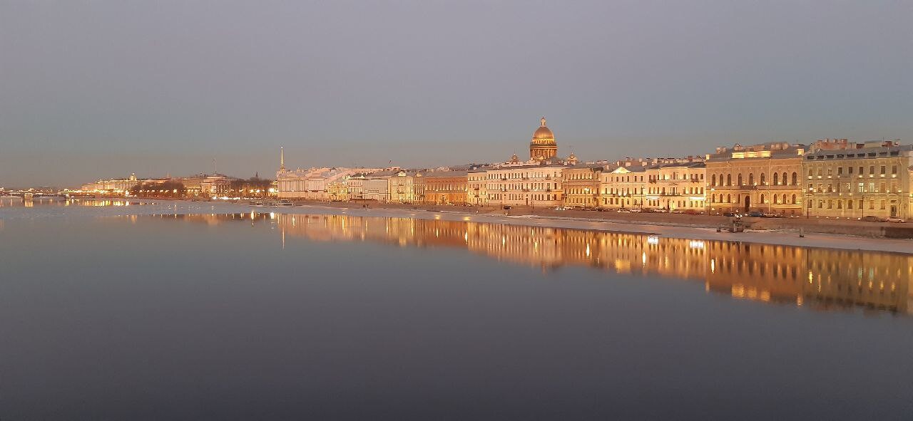Зеркальный Петербург