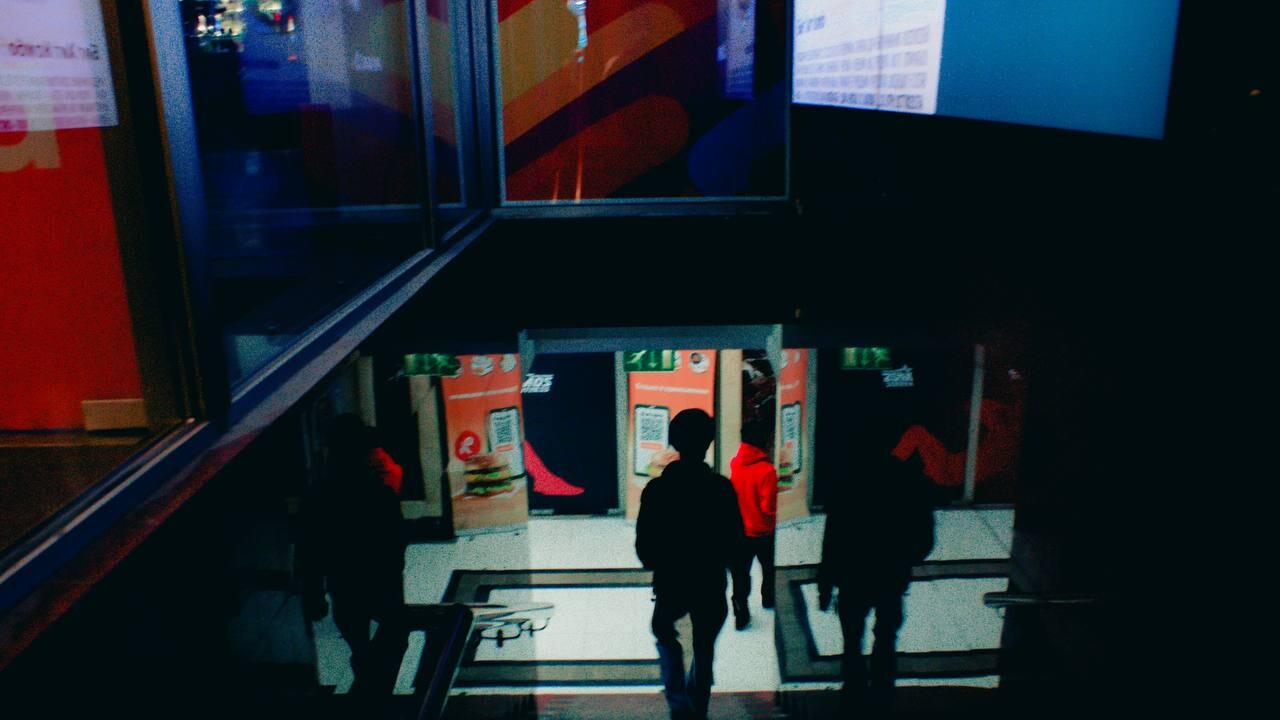 Ночь в ярких цветах 2025г. Никита Петров (1)