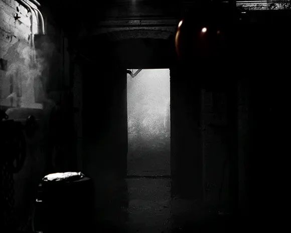 Оно Добро пожаловать в Дерри (It Welcome to Derry, 2025), 1 сезон 6 серия «Во имя отца», режиссёр Андрес Мускетти — GIF