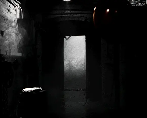 Оно Добро пожаловать в Дерри (It Welcome to Derry, 2025), 1 сезон 6 серия «Во имя отца», режиссёр Андрес Мускетти — GIF