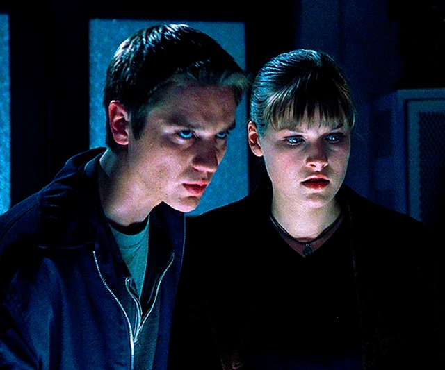 Пункт назначения (Final Destination, 2000), режиссёр Джеймс Вонг (3) — GIF