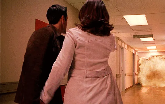 Пункт назначения 2 (Final Destination 2, 2003), режиссёр Дэвид Эллис (9) — GIF