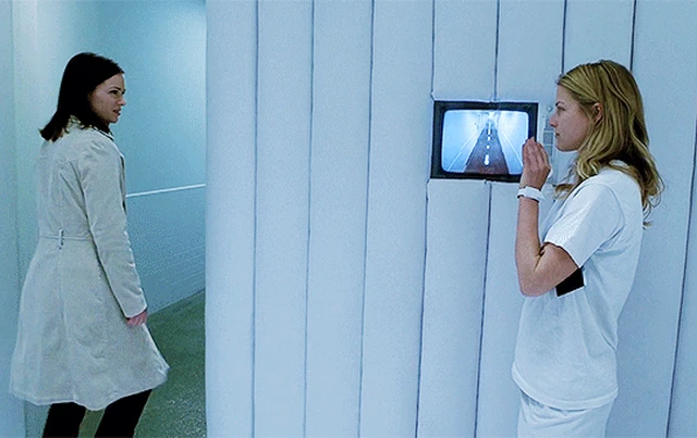 Пункт назначения 2 (Final Destination 2, 2003), режиссёр Дэвид Эллис (2) — GIF