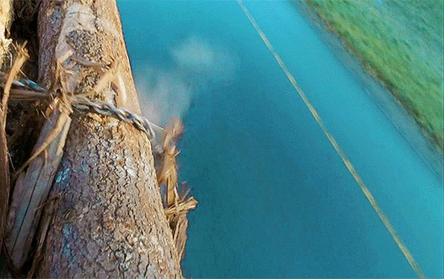 Пункт назначения 2 (Final Destination 2, 2003), режиссёр Дэвид Эллис (1) — GIF