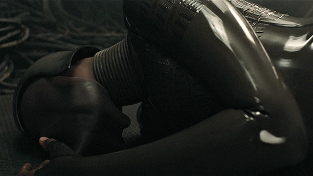 Воспитанные волками (Raised by Wolves, 2020-2022), андроид Бабушка активируется (1) — Кино GIF