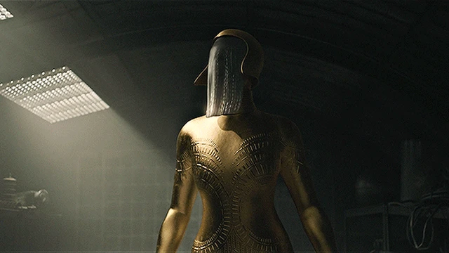 Воспитанные волками (Raised by Wolves, 2020-2022), андроид Бабушка активируется (3) — Кино GIF