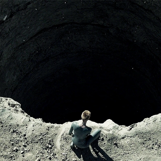 Воспитанные волками (Raised by Wolves, 2020), режиссер Ридли Скотт, шоураннер Аарон Гузиковский (4) — Кино GIF