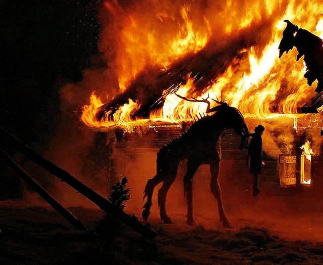 Ритуал (The Ritual, 2017), режиссер Давид Брукнер (6) — Кино GIF