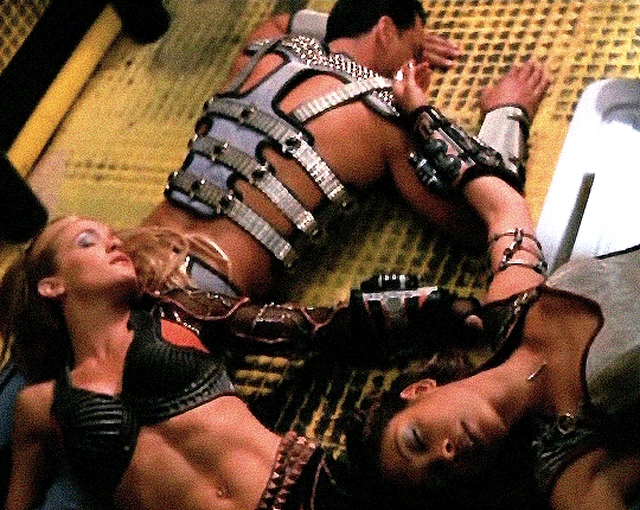 Клеопатра 2525 (Cleopatra 2525, 2000) (5) — Кино GIF