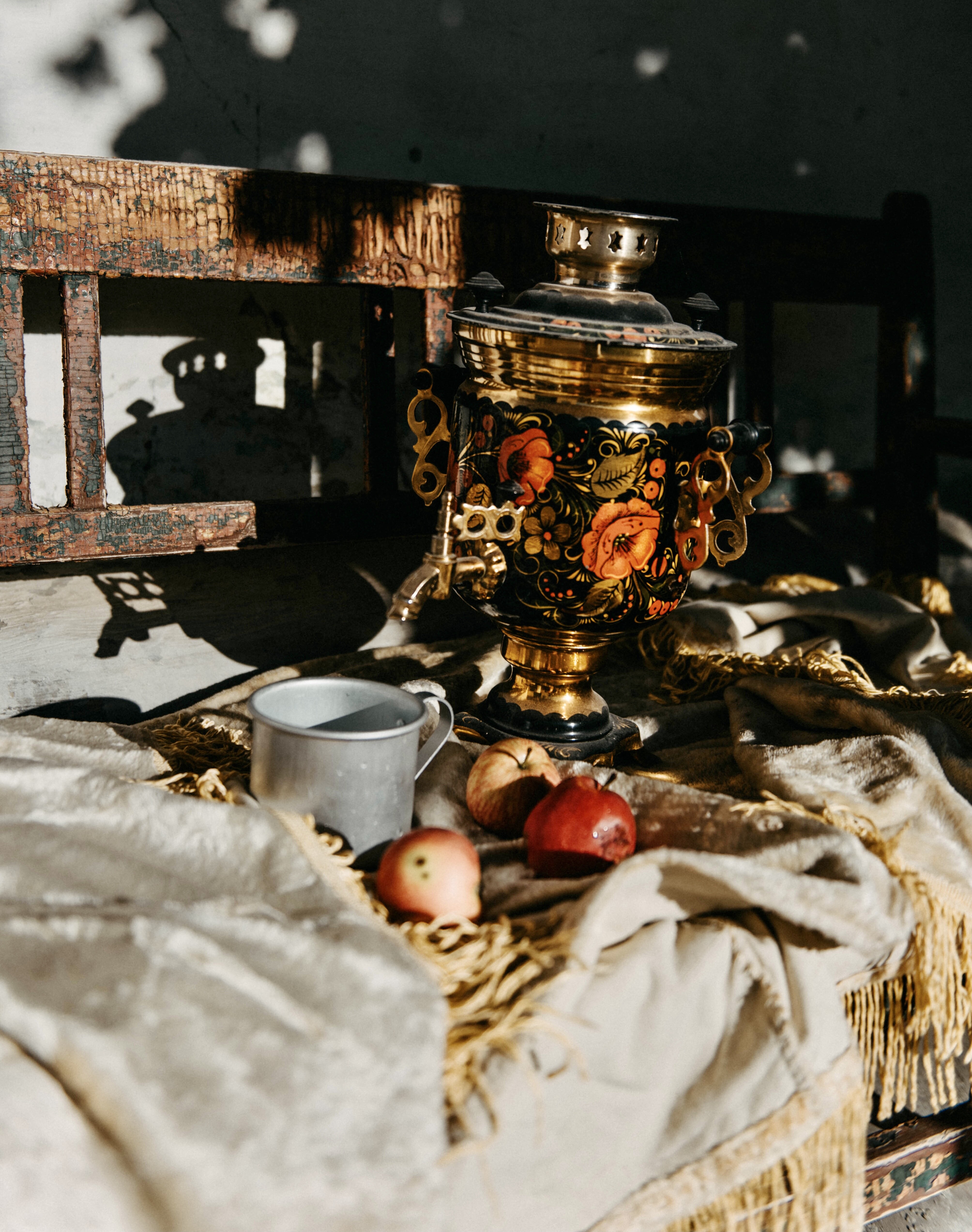 Натюрморт с самоваром.